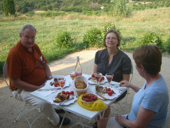 picnic dinner at mas des deux puits