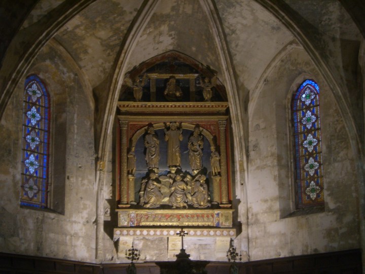 bonnieux church