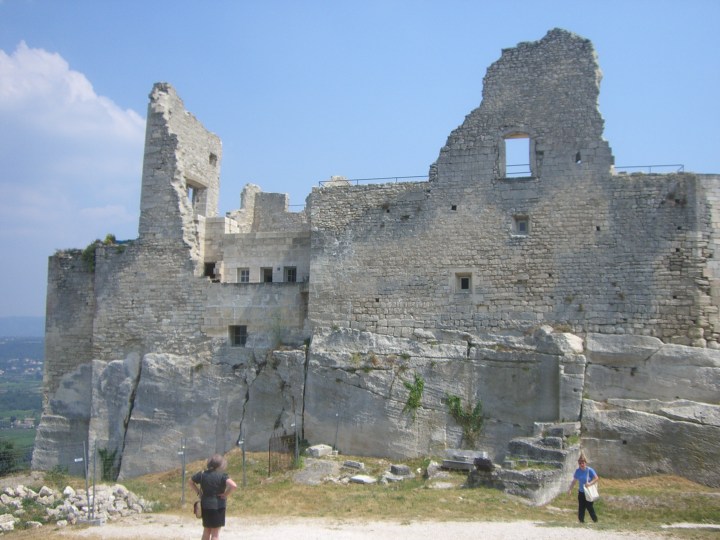 marquis de sade ruins castle lacoste france