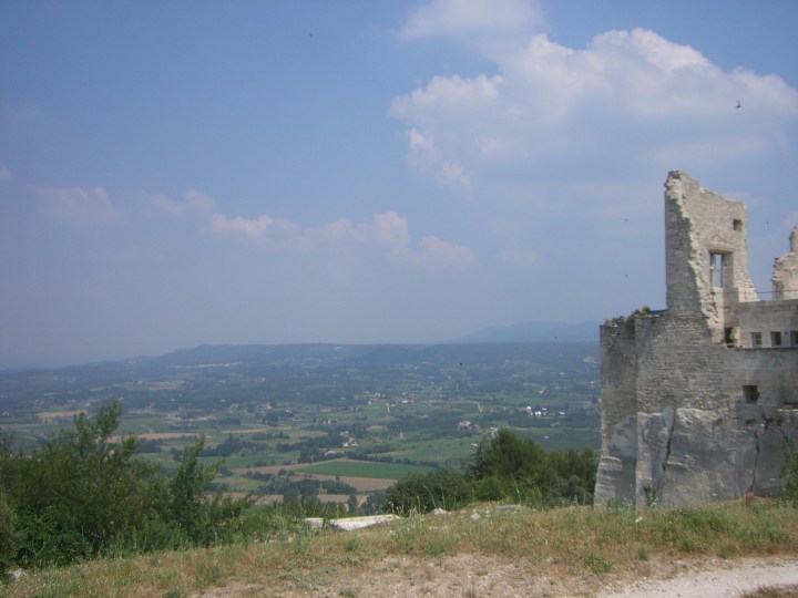 marquis de sade ruins castle lacoste france