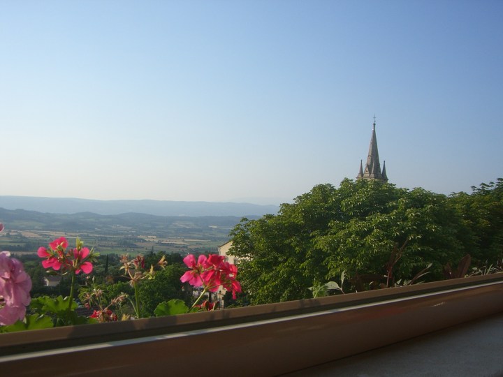 bonnieux provence restaurant Le Tenil