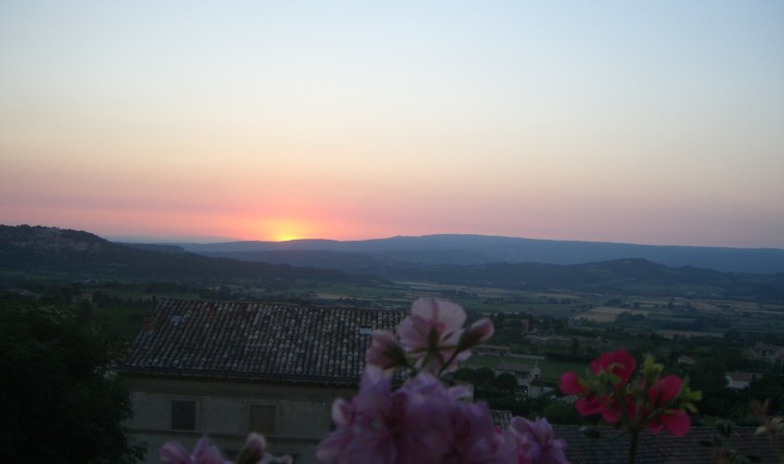 bonnieux provence restaurant Le Tenil